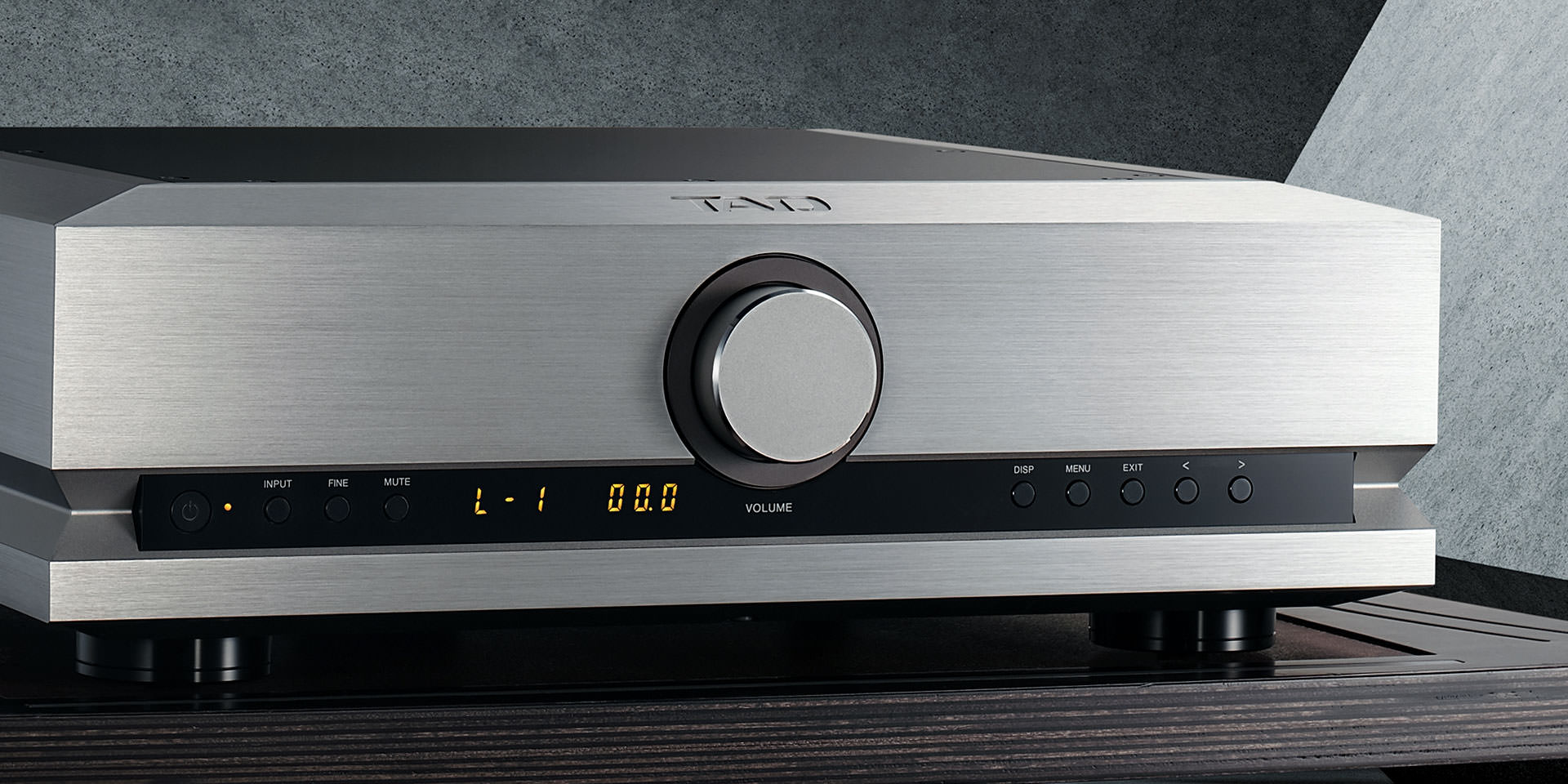 TAD C1000 analogue PreAmplifier